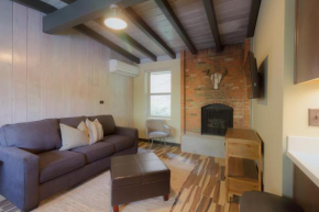Destination Oak Creek Unit 4